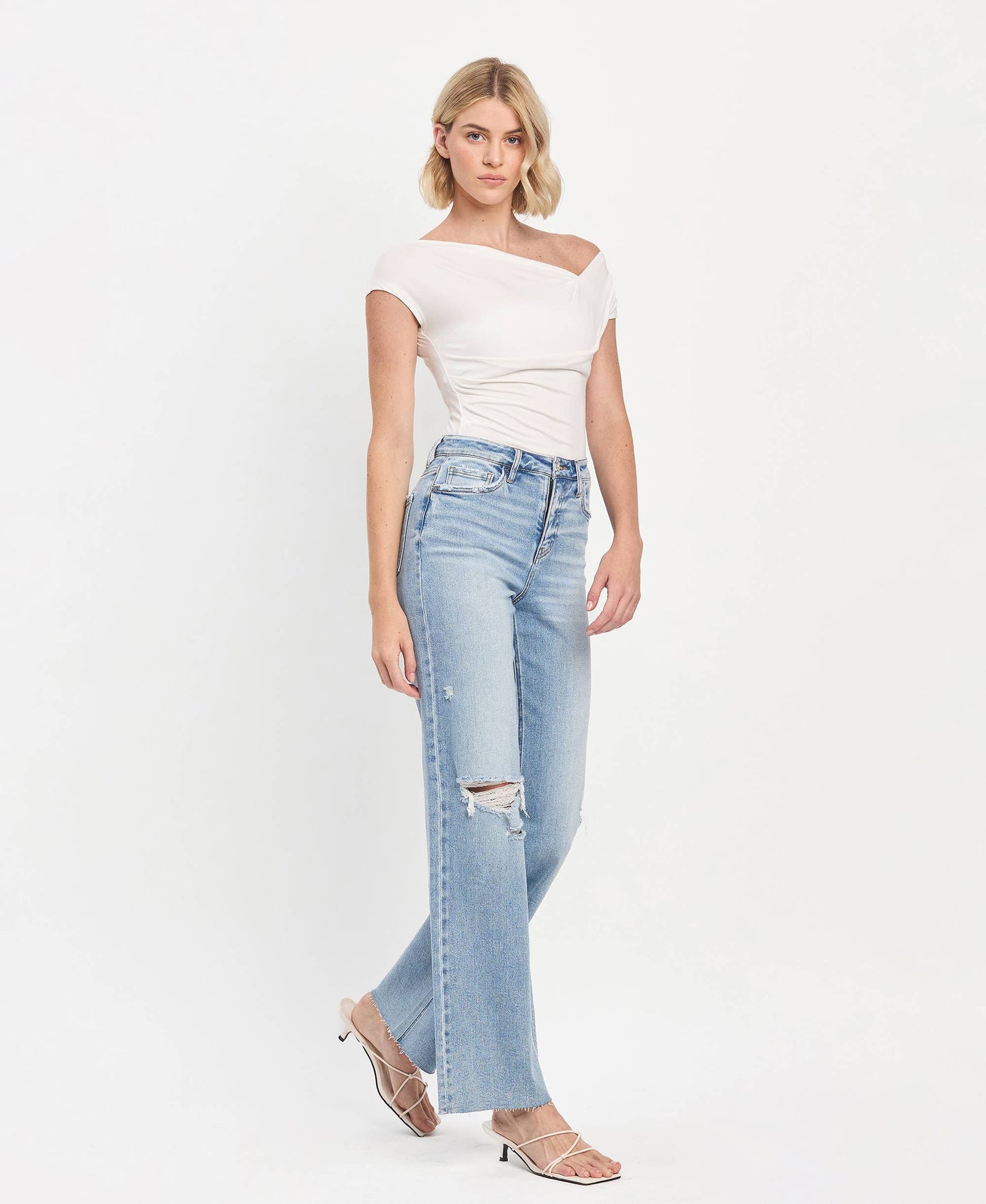 BETH HIGH RISE CLEAN CUT RAW HEM WIDE LEG JEANS T6597