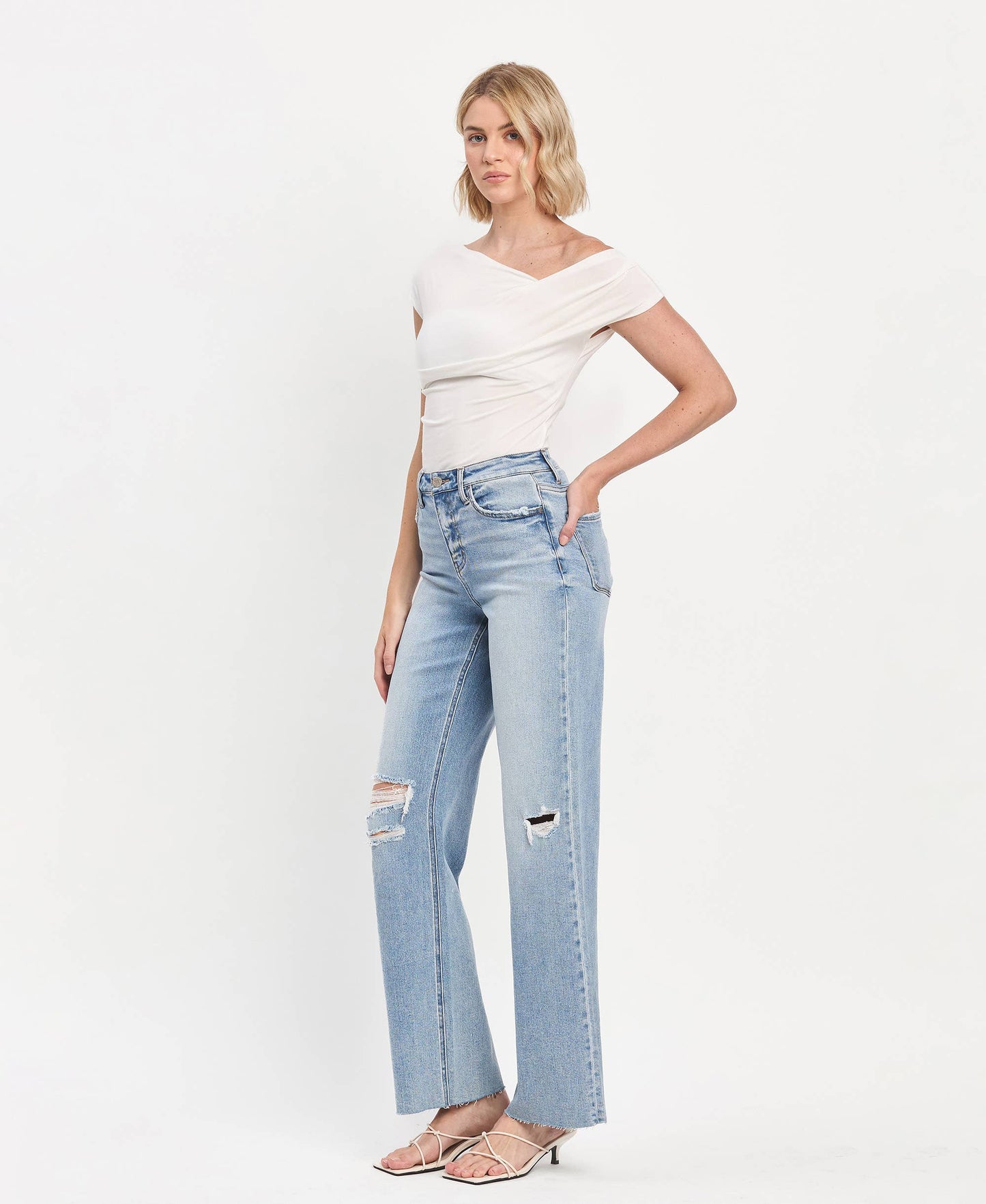 BETH HIGH RISE CLEAN CUT RAW HEM WIDE LEG JEANS T6597